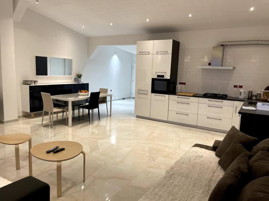 Lux House Olga Apartment Ruma Phòng bức ảnh