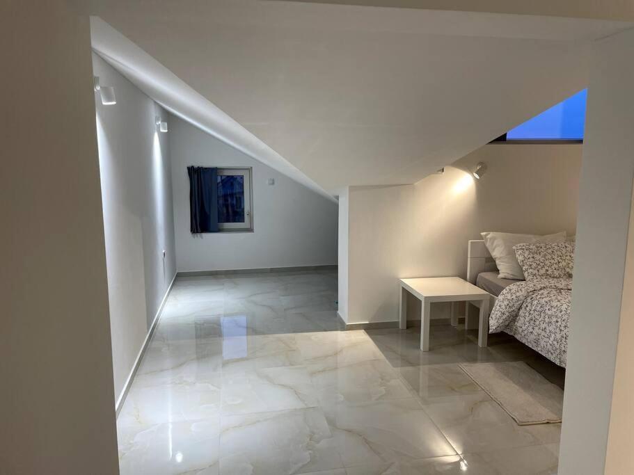 Lux House Olga Apartment Ruma Phòng bức ảnh