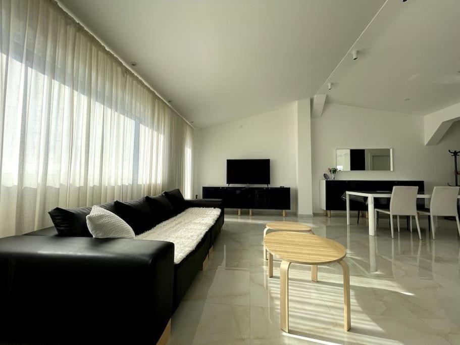 Lux House Olga Apartment Ruma Phòng bức ảnh