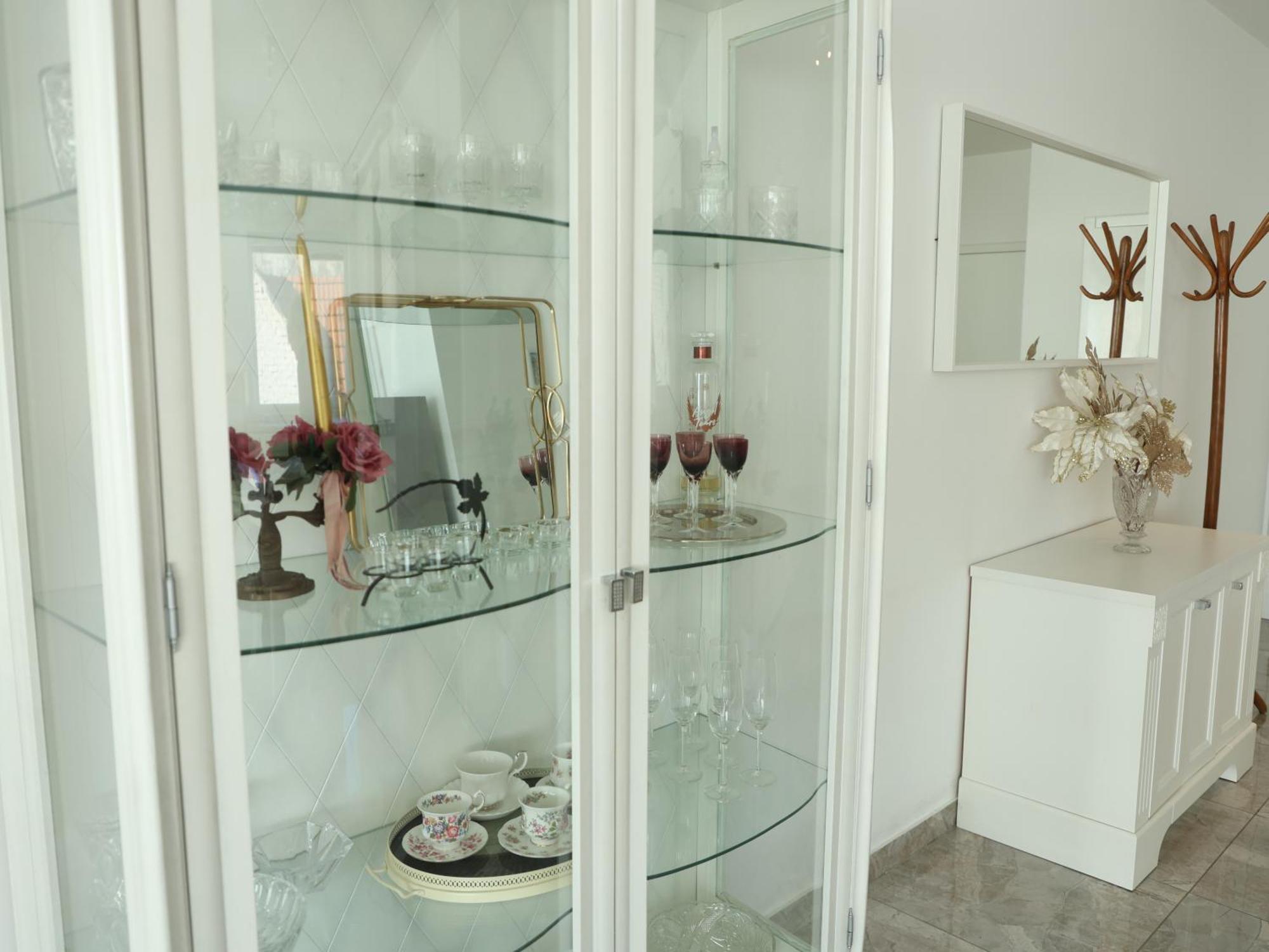 Lux House Olga Apartment Ruma Ngoại thất bức ảnh