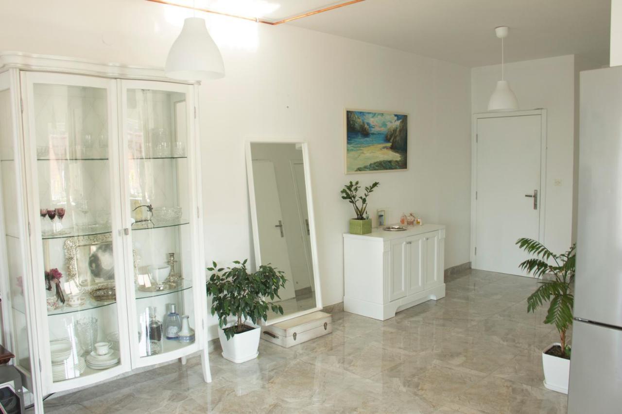 Lux House Olga Apartment Ruma Ngoại thất bức ảnh