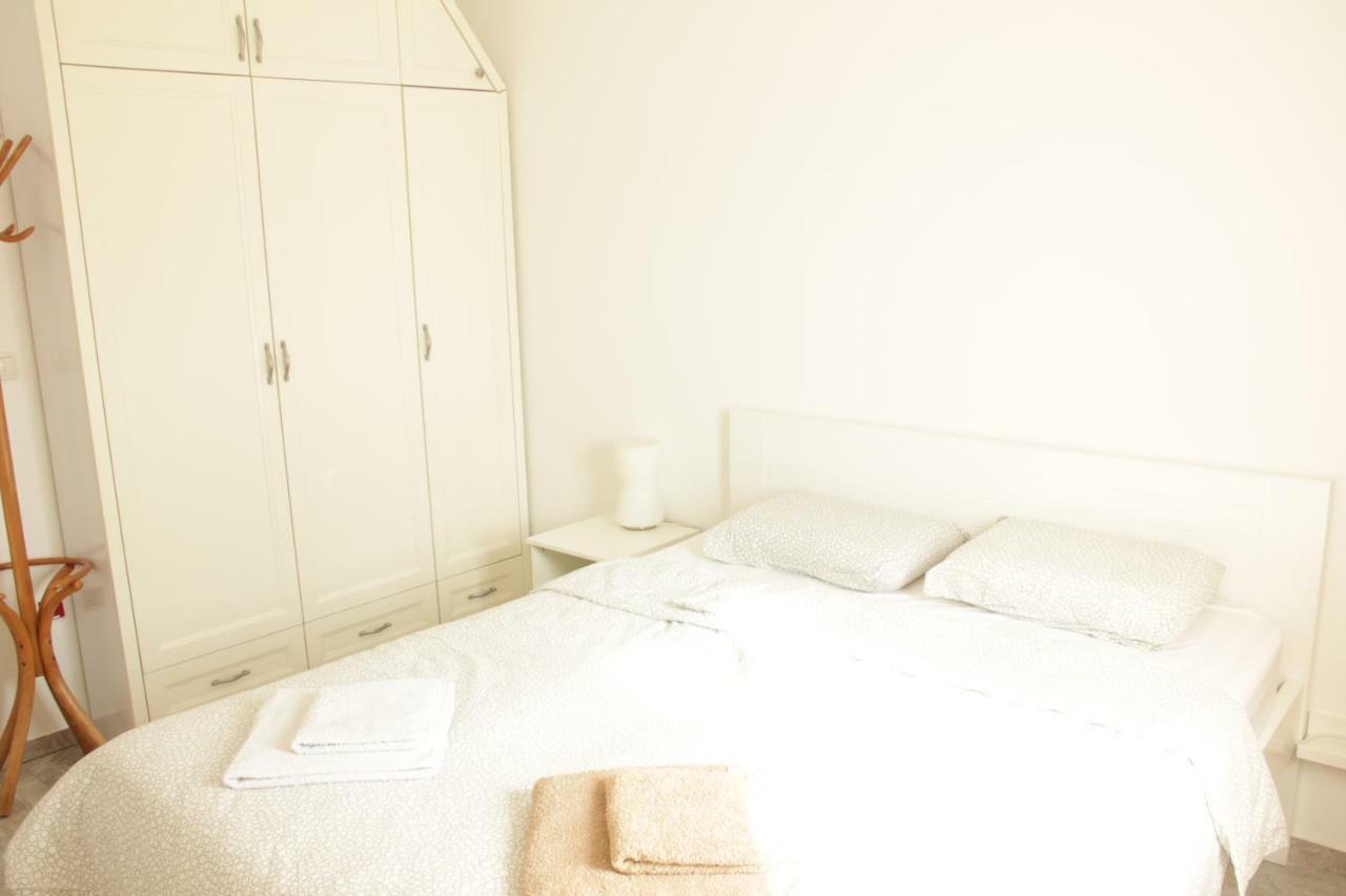 Lux House Olga Apartment Ruma Ngoại thất bức ảnh