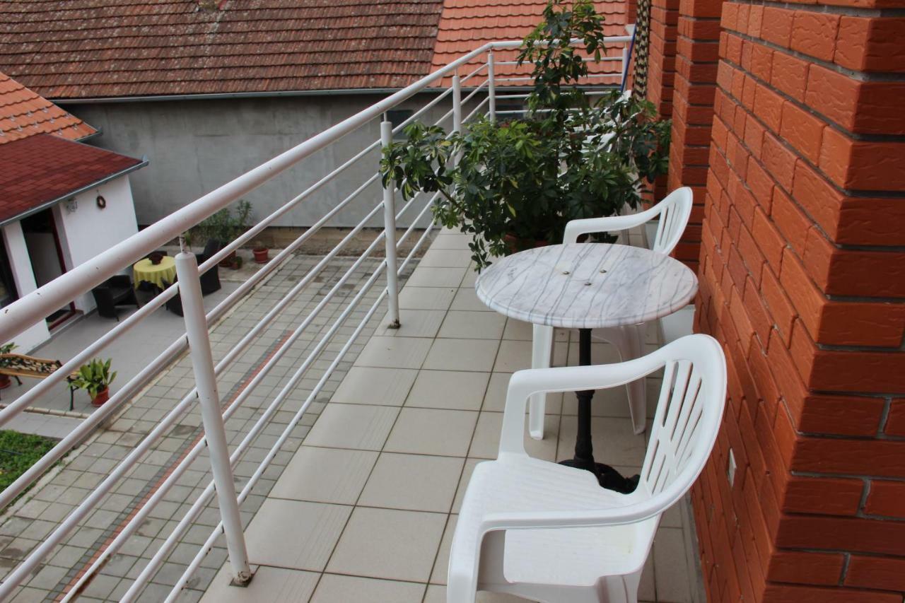 Lux House Olga Apartment Ruma Ngoại thất bức ảnh